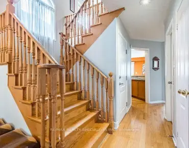 
671 Deckhouse Crt Meadowvale Village, Mississauga 4 beds 4 baths 2 garage $1.275M