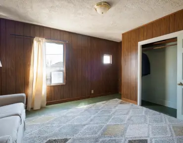 257 Cherokee Blvd <a href='https://luckyalan.com/community_CN.php?community=Toronto:Pleasant View'>Pleasant View, Toronto</a> 3 beds 4 baths 1 garage $938K