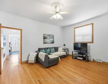 
139 Kingsdale Ave <a href='https://luckyalan.com/community.php?community=Toronto:Willowdale East'>Willowdale East, Toronto</a> 2 beds 3 baths 1 garage $1.395M