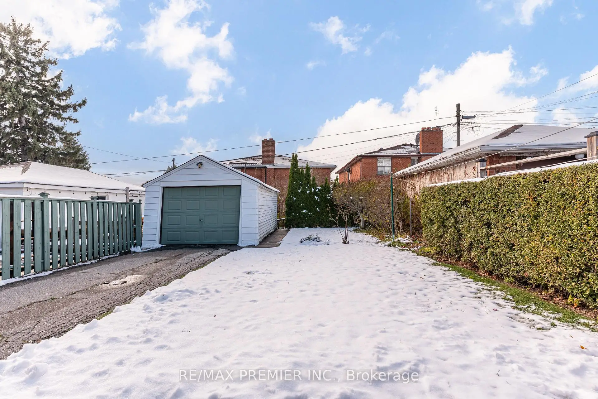 
8 Morland Rd Runnymede-Bloor West Village, Toronto 3 beds 3 baths  garage $889K