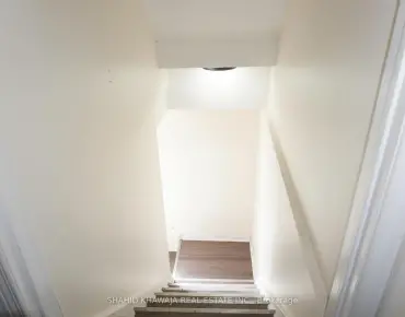 
2052 Chippewa Trl Sheridan, Mississauga 4 beds 4 baths 2 garage $2.1M