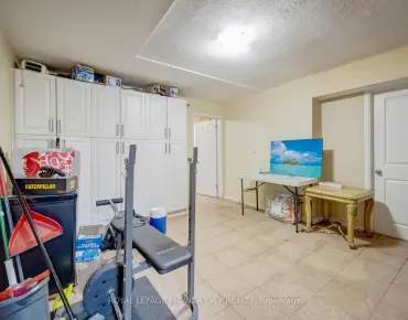 
38 John St S Port Credit, Mississauga 3 beds 2 baths  garage $1.525M