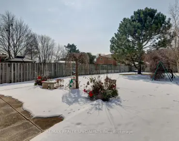 
671 Deckhouse Crt Meadowvale Village, Mississauga 4 beds 4 baths 2 garage $1.275M