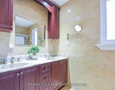 
Dillingwood Dr Lisgar, Mississauga 3 beds 3 baths 1 garage $799.99K