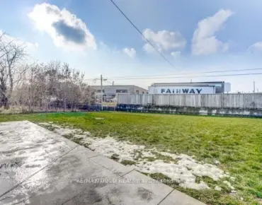 
25 Warren Cres Lambton Baby Point, Toronto 2 beds 2 baths  garage $1.098M