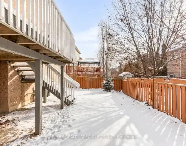 
Courtland  Lakeview, Mississauga 4 beds 6 baths 2 garage $3.349M