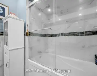 902 Woodbine Ave Woodbine Corridor, Toronto 3 beds 3 baths  garage $999.9K