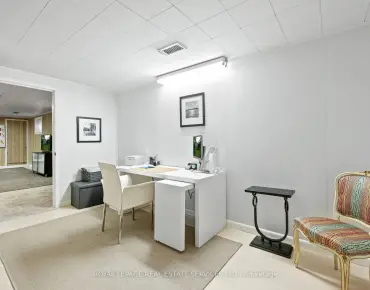 68 Lynnhaven Rd Englemount-Lawrence, Toronto 4 beds 6 baths 2 garage $2.899M