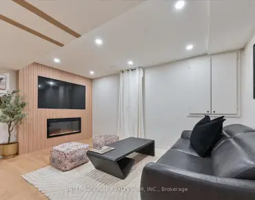 
3987 Discovery Crt Lisgar, Mississauga 3 beds 3 baths 1 garage $799K