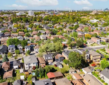 394 Main St Woodbine-Lumsden, Toronto 3 beds 3 baths 2 garage $1.45M