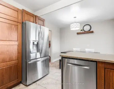 
176 Daphne Ave Cooksville, Mississauga 4 beds 4 baths 2 garage $1.5M
