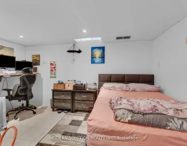 
Horning  Hurontario, Mississauga 3 beds 4 baths 1 garage $839K