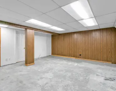 
3390 Frobex Crt Erindale, Mississauga 4 beds 2 baths 1 garage $785K