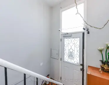 
5073 Guildwood Way Hurontario, Mississauga 4 beds 4 baths 2 garage $1.379M