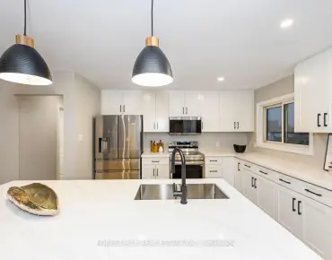 
1352 Nocturne Crt Lorne Park, Mississauga 3 beds 3 baths 2 garage $3.55M