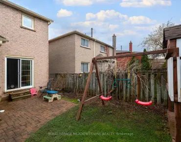 2542 Valencia Rd Meadowvale, Mississauga 4 beds 4 baths 2 garage $1.27M
