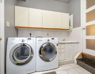 
3243 Stoney Cres Churchill Meadows, Mississauga 4 beds 4 baths 1 garage $1.2M