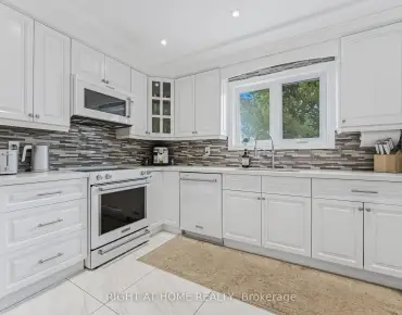 
6124 Clover Ridge Cres Lisgar, Mississauga 4 beds 3 baths 1 garage $899.999K