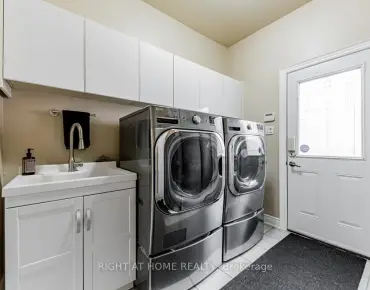 
3598 Ash Row Cres Erin Mills, Mississauga 3 beds 3 baths 1 garage $975K