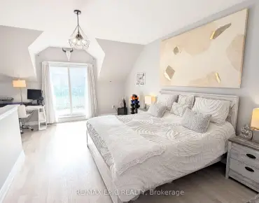 
25 Chandlier Dr Woburn, Toronto 3 beds 3 baths 1 garage $1.1M
