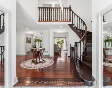 
3302 Cardross Rd Applewood, Mississauga 3 beds 3 baths 2 garage $1.359M