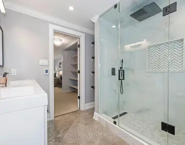 
1211 Cloverbrae Cres Lorne Park, Mississauga 3 beds 4 baths 2 garage $1.888M