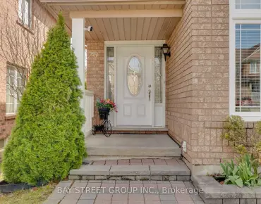 
1488 Swanage Cres SW Clarkson, Mississauga 3 beds 2 baths  garage $829.9K