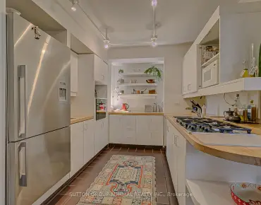 
105 Doris Ave <a href='https://luckyalan.com/community.php?community=Toronto:Willowdale East'>Willowdale East, Toronto</a> 3 beds 3 baths 2 garage $1.599M