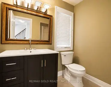 
4213 Beacon Ln Creditview, Mississauga 3 beds 3 baths 1 garage $899.99K