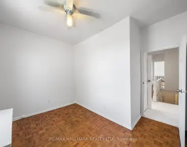 
11 Flamingo Cres Brookhaven-Amesbury, Toronto 3 beds 2 baths  garage $999.99K