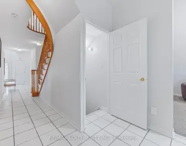 
2565 Scarth Crt Central Erin Mills, Mississauga 4 beds 4 baths 2 garage $1.5M