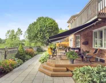 
28B Pine Ave N Port Credit, Mississauga 4 beds 5 baths 1 garage $1.65M