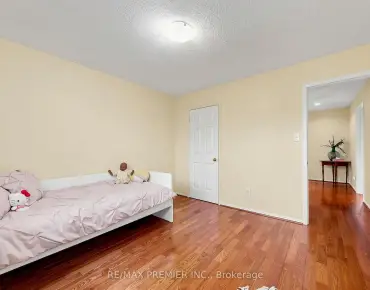 4020 Melfort Cres Erin Mills, Mississauga 4 beds 3 baths 2 garage $1.4M