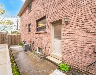 671 Deckhouse Crt Meadowvale Village, Mississauga 4 beds 4 baths 2 garage $1.275M