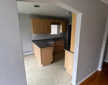 
1488 Swanage Cres SW Clarkson, Mississauga 3 beds 2 baths  garage $829.9K