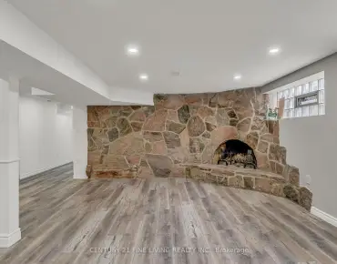 
45 Glenborough Park Cres <a href='https://luckyalan.com/community.php?community=Toronto:Newtonbrook West'>Newtonbrook West, Toronto</a> 3 beds 3 baths 1 garage $1.298M