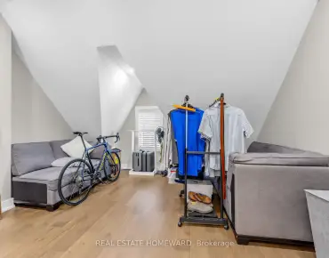 
45 Glenborough Park Cres <a href='https://luckyalan.com/community.php?community=Toronto:Newtonbrook West'>Newtonbrook West, Toronto</a> 3 beds 3 baths 1 garage $1.298M