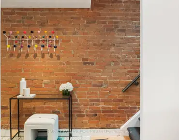 
111 Pleasant Ave <a href='https://luckyalan.com/community.php?community=Toronto:Newtonbrook West'>Newtonbrook West, Toronto</a> 5 beds 5 baths 2 garage $2.95M