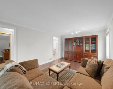 
49 Blaydon Ave Downsview-Roding-CFB, Toronto 3 beds 2 baths 1 garage $1.08M