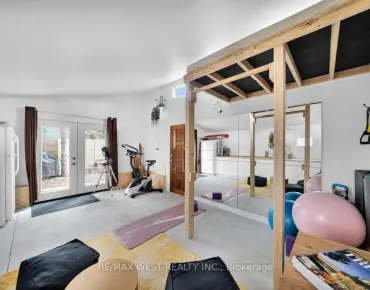 
88 Ellendale Dr Dorset Park, Toronto 3 beds 2 baths 1 garage $699.9K