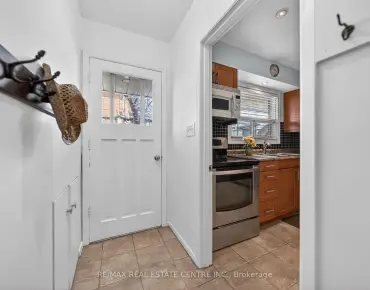 
Bough Beeches  Rathwood, Mississauga 3 beds 4 baths 2 garage $1.199M