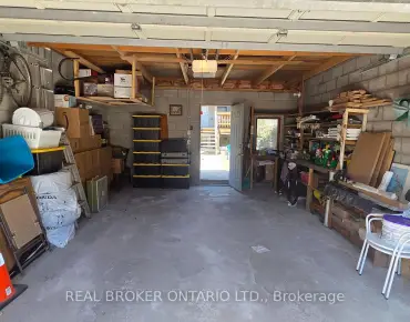17 Howard Park Ave Roncesvalles - 3 睡房 4 卫生间 1 车位叫价1388000加元