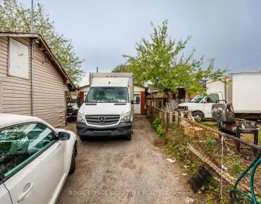 105 Betty Ann Dr <a href='https://luckyalan.com/community.php?community=Toronto:Willowdale West'>Willowdale West, Toronto</a> 4 beds 7 baths 2 garage $1.85M