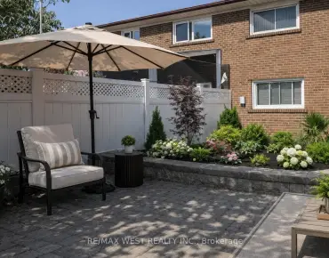 
19 Silvercrest Ave Alderwood, Toronto 3 beds 2 baths 1 garage $1.099M