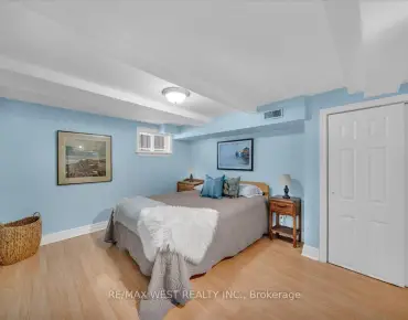 
3 Donegall Dr <a href='https://luckyalan.com/community.php?community=Toronto:Leaside'>Leaside, Toronto</a> 3 beds 2 baths 1 garage $1.649M
