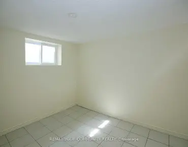 
70 Tanjoe Cres <a href='https://luckyalan.com/community.php?community=Toronto:Newtonbrook West'>Newtonbrook West, Toronto</a> 3 beds 2 baths 1 garage $999K