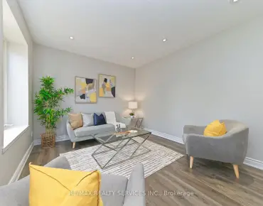 88 Vista Blvd Streetsville, Mississauga 3 beds 2 baths garage $1.149M