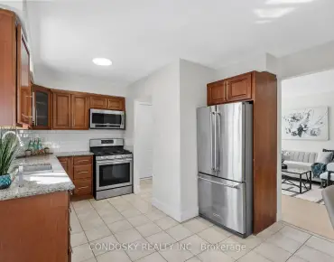 
5390 Mcfarren Blvd Central Erin Mills, Mississauga 4 beds 3 baths 2 garage $1.55M