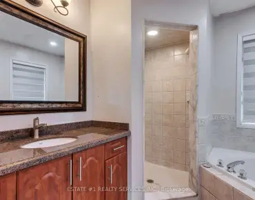 7448 Village Walk Meadowvale Village, Mississauga 4 beds 4 baths 2 garage $1.29M