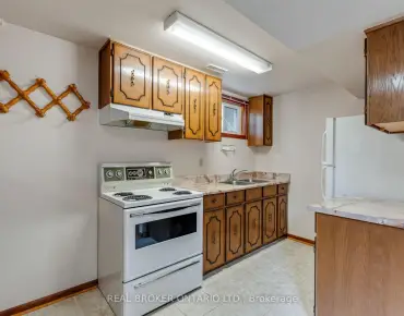 
122 Cassandra Blvd <a href='https://luckyalan.com/community.php?community=Toronto:Parkwoods-Donalda'>Parkwoods-Donalda, Toronto</a> 4 beds 4 baths 2 garage $2.3M